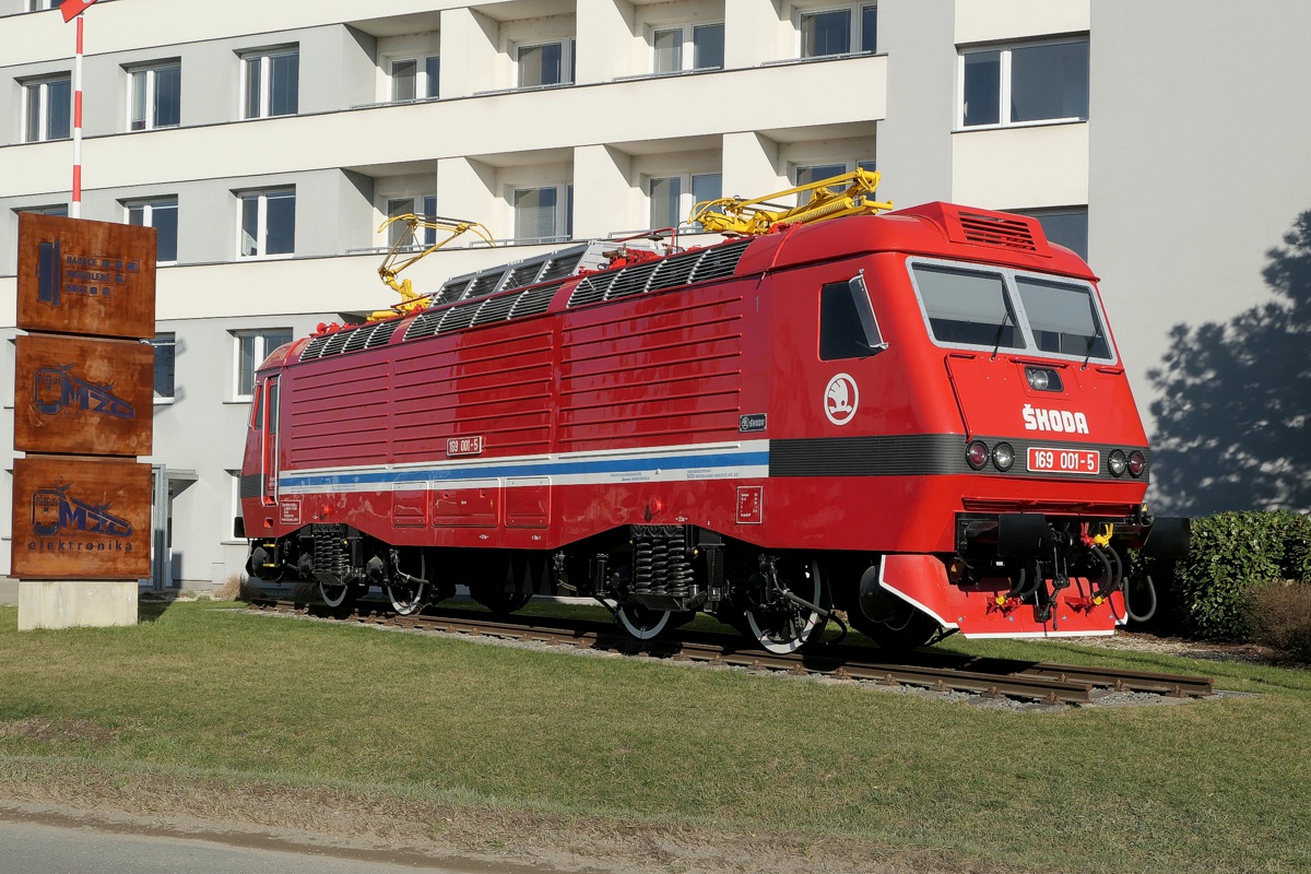 [1200x800] 169001pom5.jpg