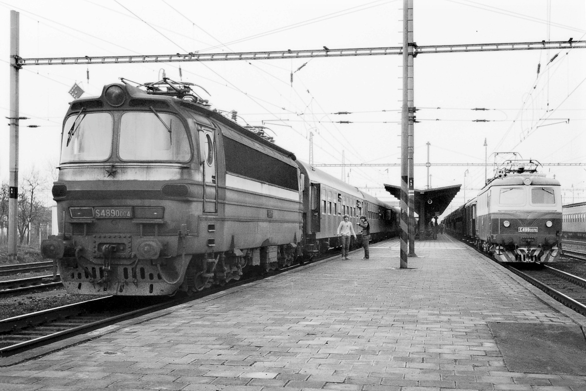 [1200x800] 230004a.jpg