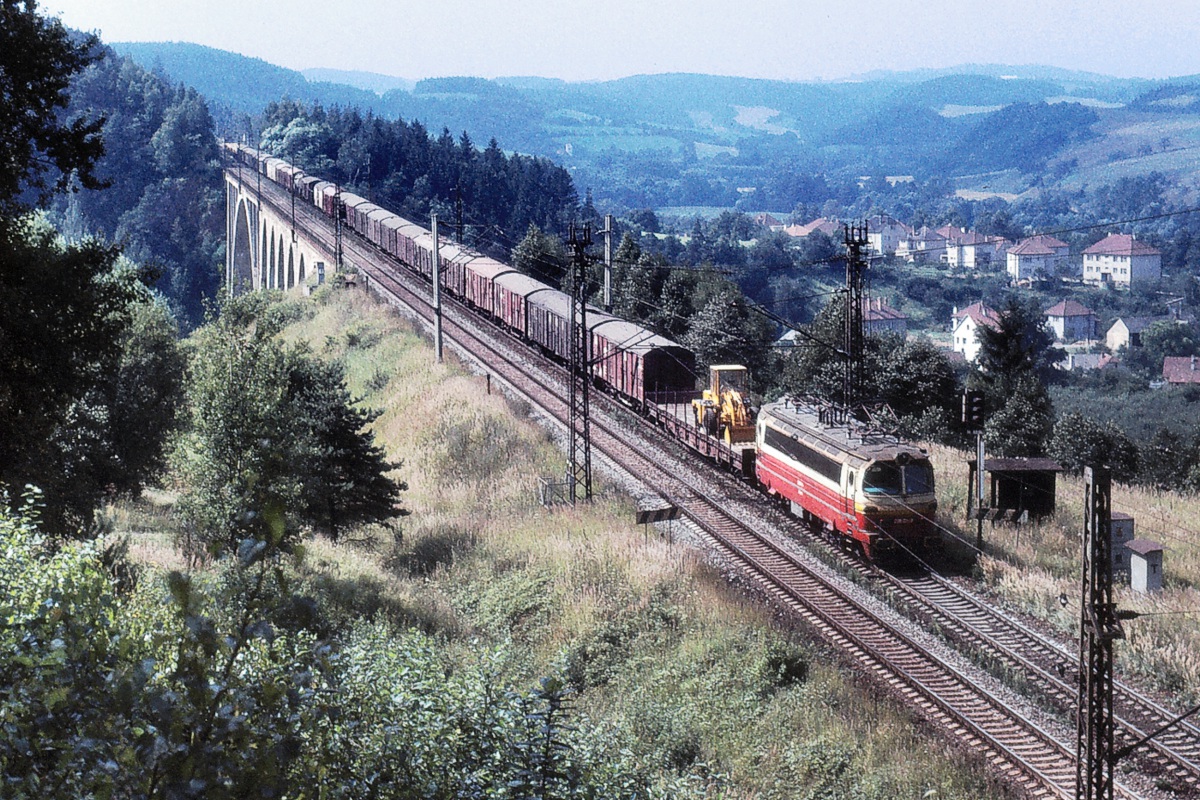 [1200x800] 230101d.jpg