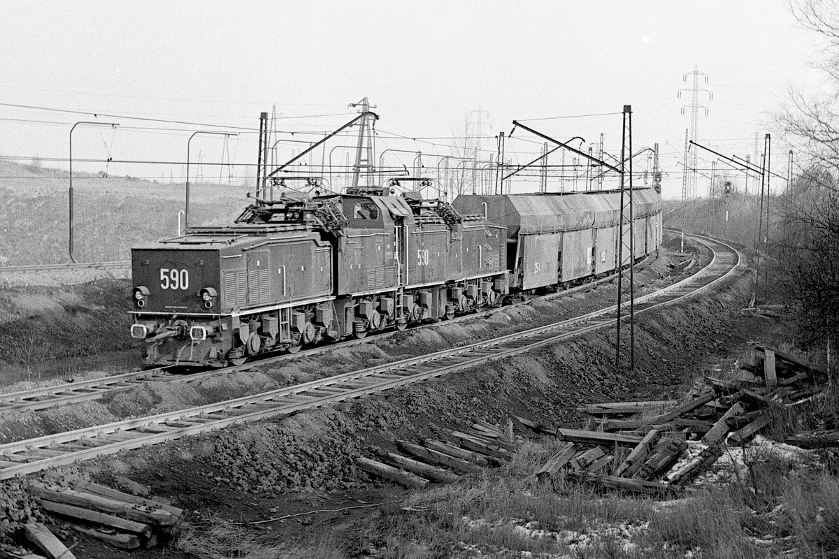 [1200x800] MUS_26Em590b.jpg