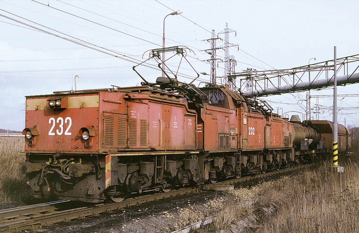 [1200x780] SU_26Em232a.jpg